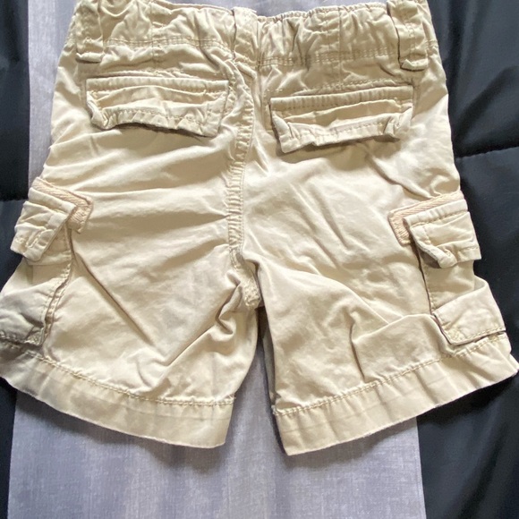 🦞 3/ $10 🦞 Toddler boys TH cargo shorts 🩳 - Picture 2 of 5